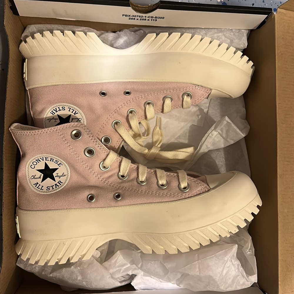 Converse Women's Chuck Taylor Platform sneakers